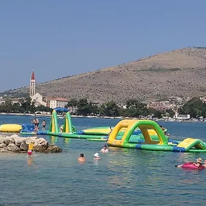 apartments-mijo-trogir.splithotels.org/